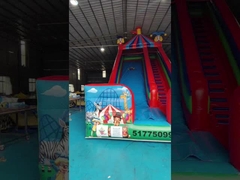 クローンのテーマ 9x4m 商用充気式水上スライド 1000D 水上ジャンプハウス スライド付き