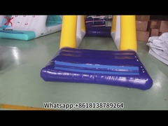 ウォーターパークゲーム インフレータブルウォーターフローティングスイング インフレータブルウォータートイ