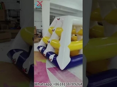 水上浮遊インフレータブルクライミングタワーおもちゃ、ブロブとスライド付き