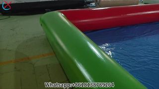 巨大なインフレータブル楽しいプール