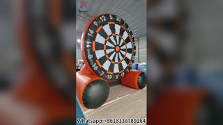 イベント用の巨大なインフレータブル フット ダーツ ボード ゲーム