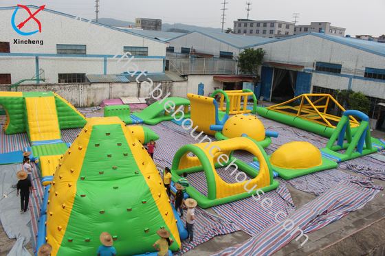 工場 巨大 0.9mm PVC 充気式水上公園 浮遊海または湖 充気式水上公園
