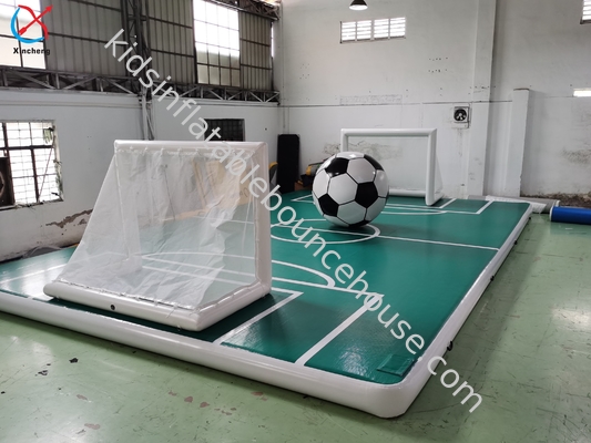 カスタマイズされたサッカー場 インタラクティブなスポーツゲーム 膨らませられる水球場