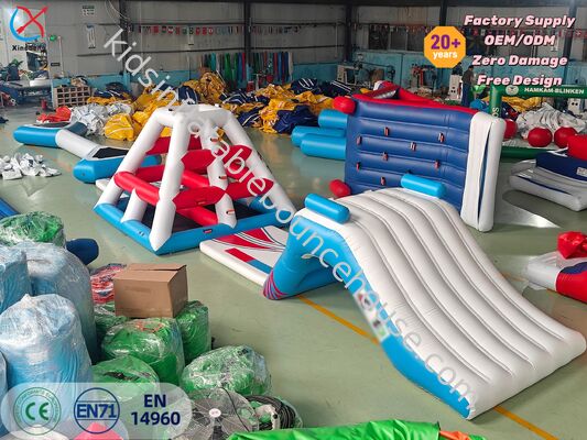 湖で使用できるスライド・クライミングタワー・壁付きインフレータブルウォーターパーク障害物セット